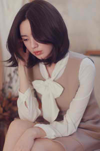 校花玉腿缠腰娇喘迎合